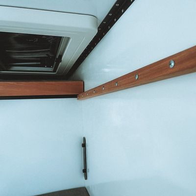 1995-1996 TOYOTA TRUCK 庭や引き上げ屋上用の白いガラス繊維のキャンピングカー